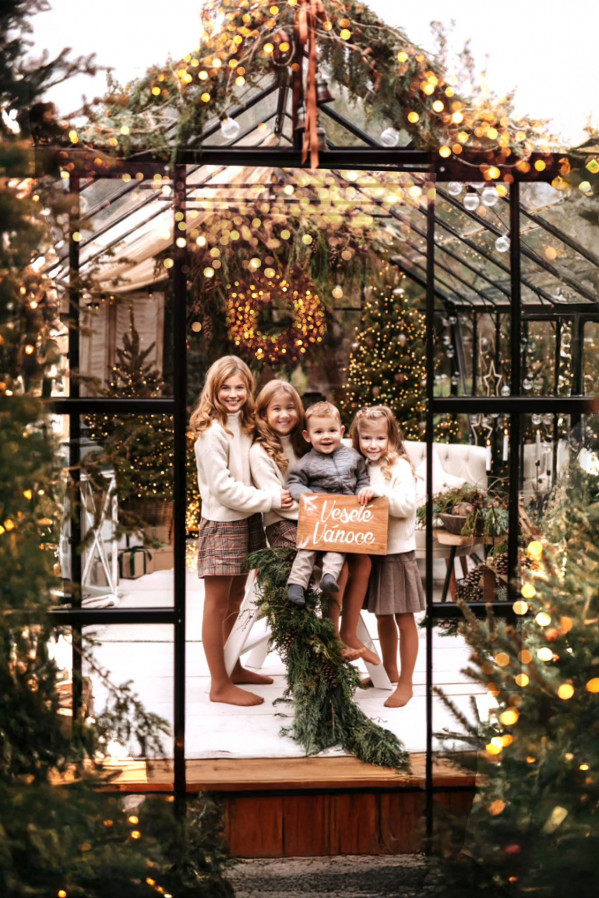 Vánoční SKLENÍK 2025 - exteriérové focení v přírodě a zastřešeném skleníku